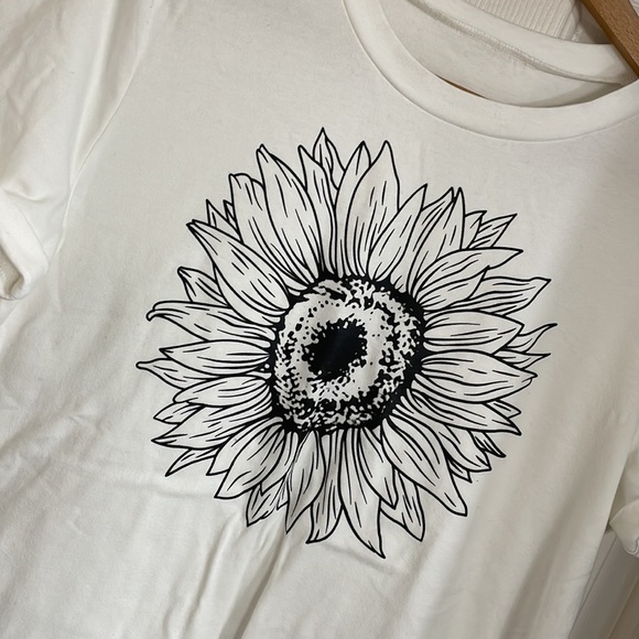 Sunflower Women’s T-shirt Size Small - Picture 2 of 5